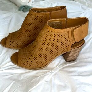 Steve Madden open toe shoes, size 10